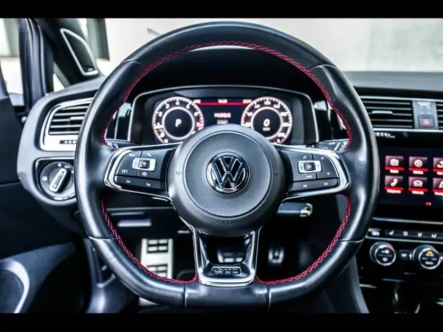 Volkswagen Golf view 11