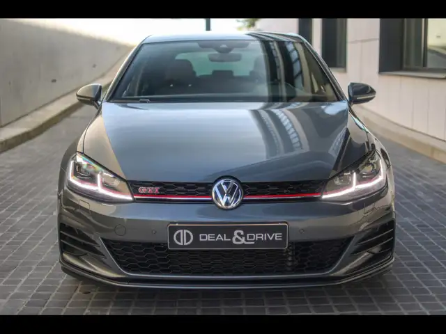 Volkswagen Golf view 5