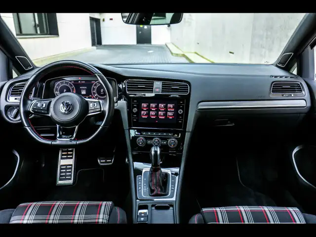 Volkswagen Golf view 13