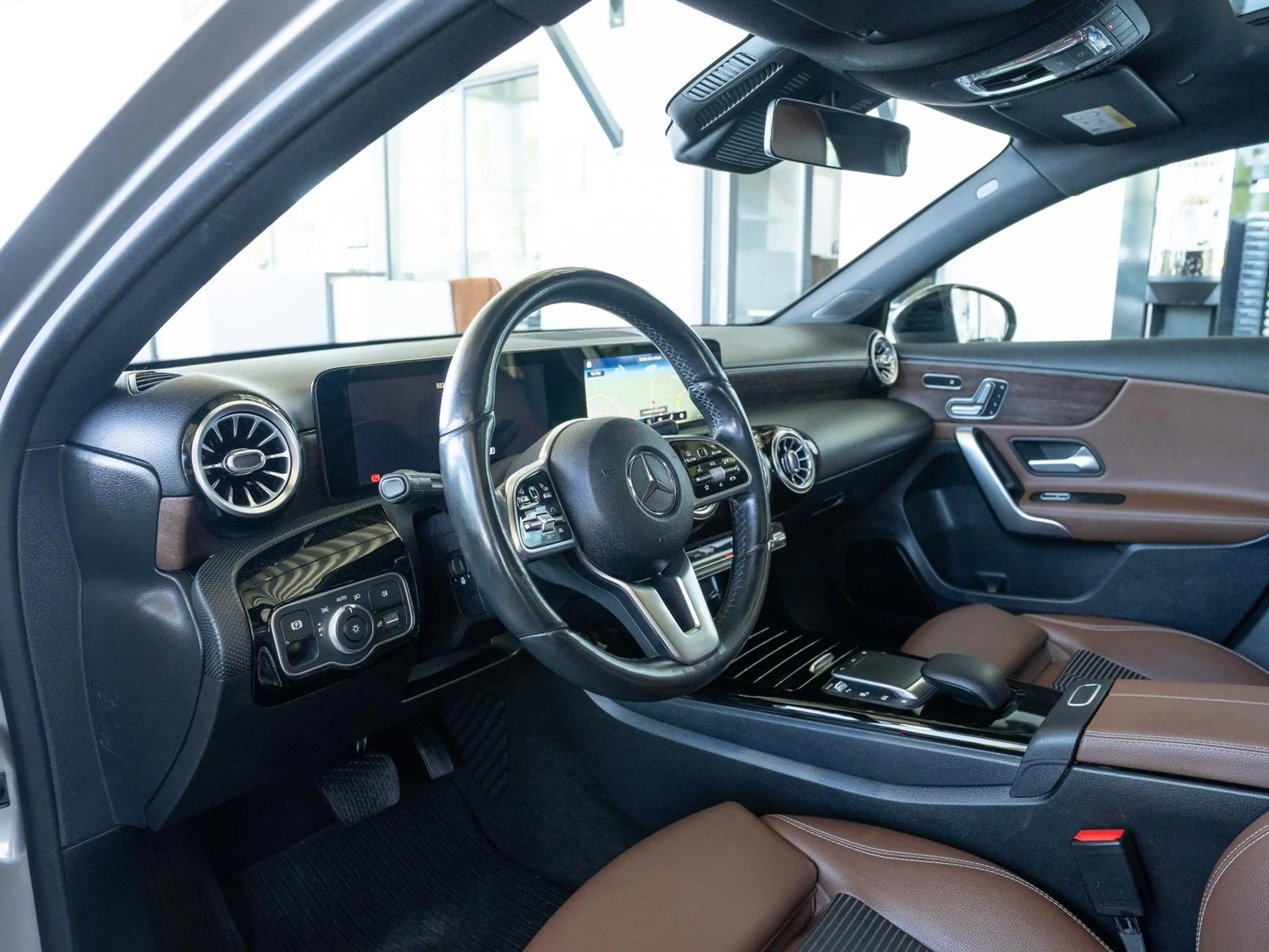 Mercedes-Benz A 220 4 Matic *NIGHT*360°-K*MEMORY*DISTR.+*PANO* — photo 15