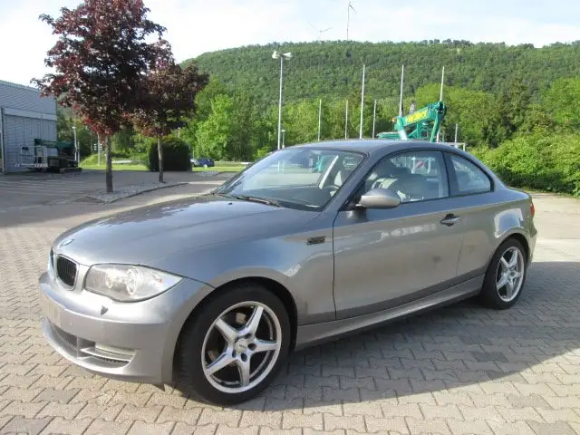 BMW 120 1er Coupe Diesel 120d Coupe Aut.+2HAND+TÜV=2027