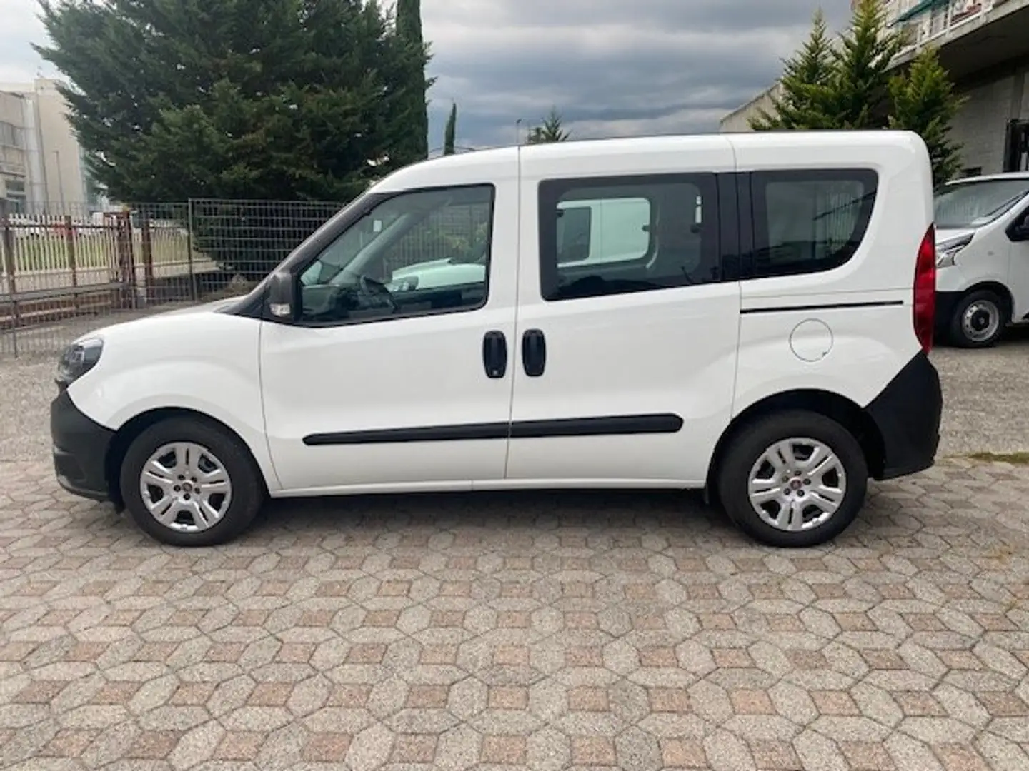 Fiat Doblo 1.6 MTJ 90 CV COMBI N1 5P Weiß - 1