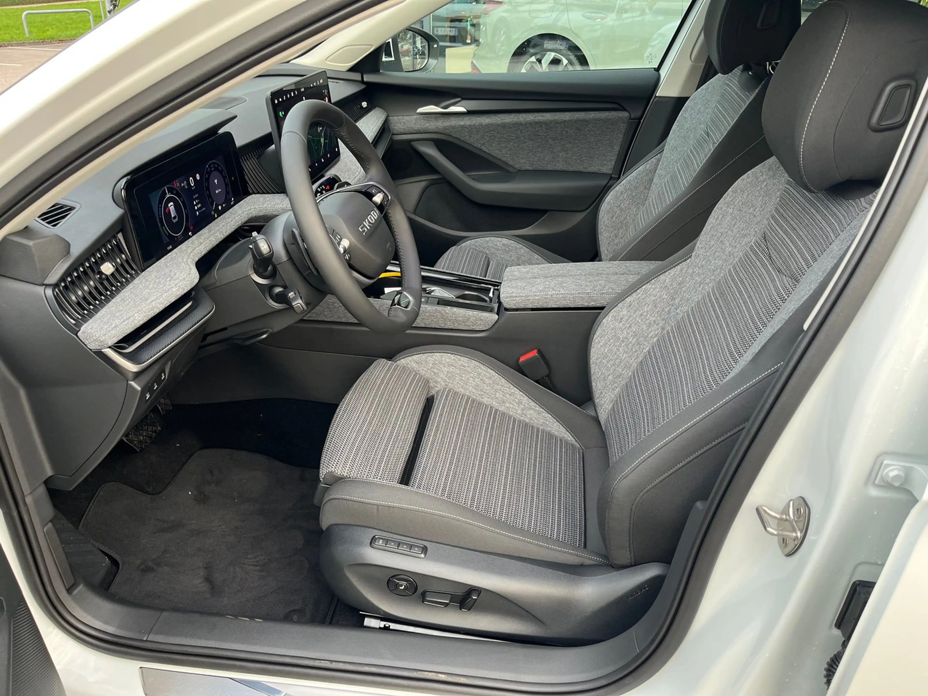Skoda Superb Selection iV TSI DSG — photo 8