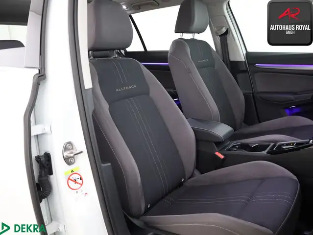 Volkswagen Golf view 11