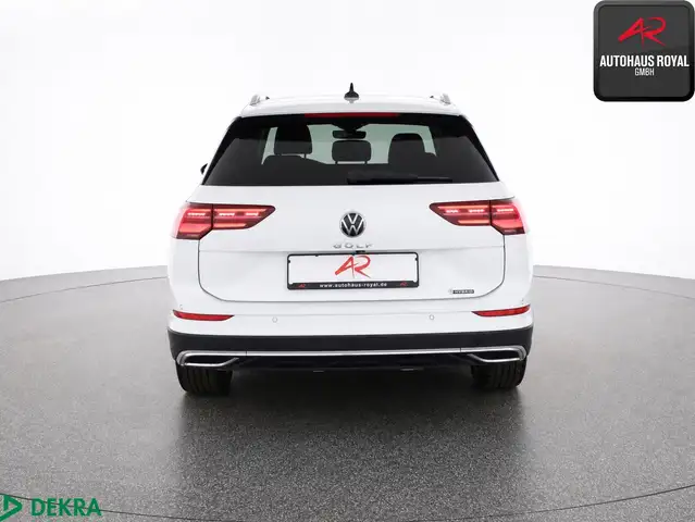 Volkswagen Golf view 4