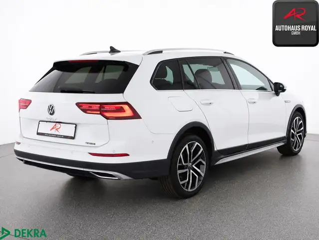 Volkswagen Golf view 5