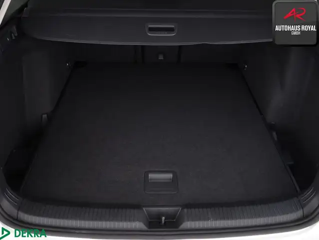 Volkswagen Golf view 13