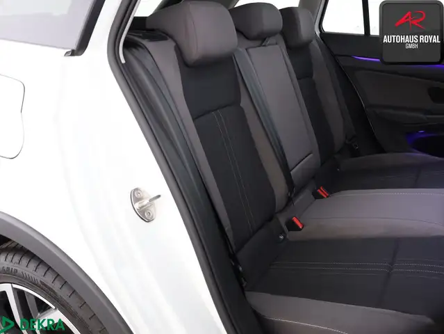 Volkswagen Golf view 12