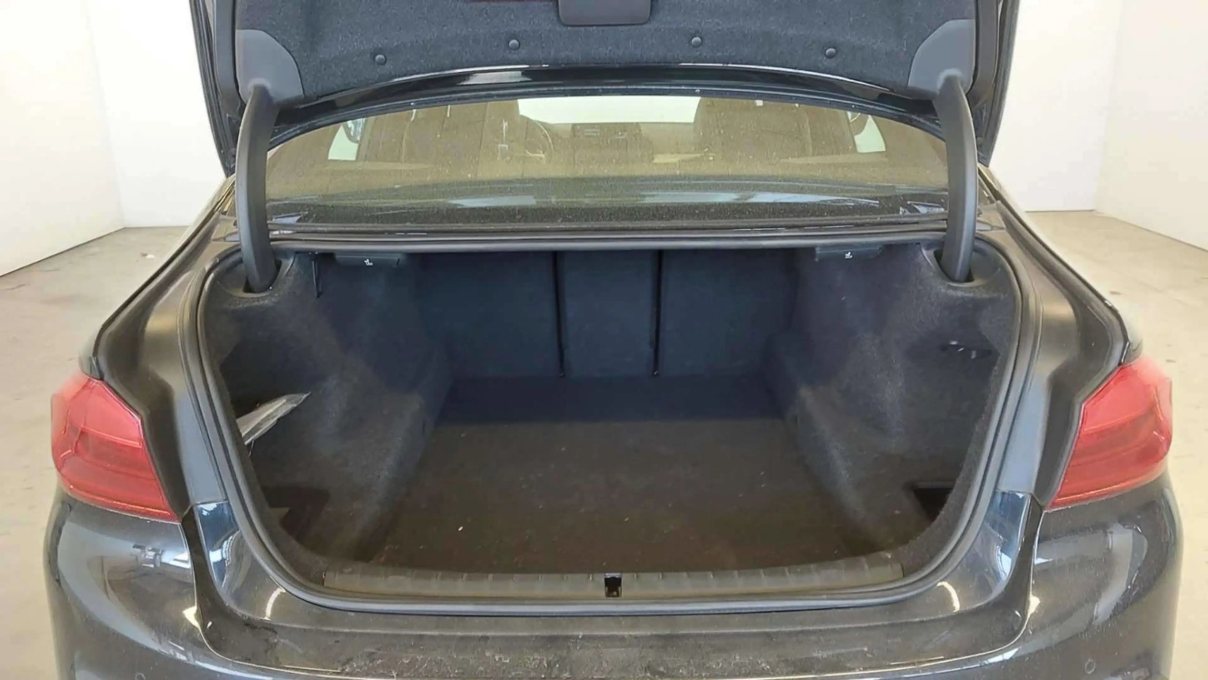 BMW 550 — photo 7