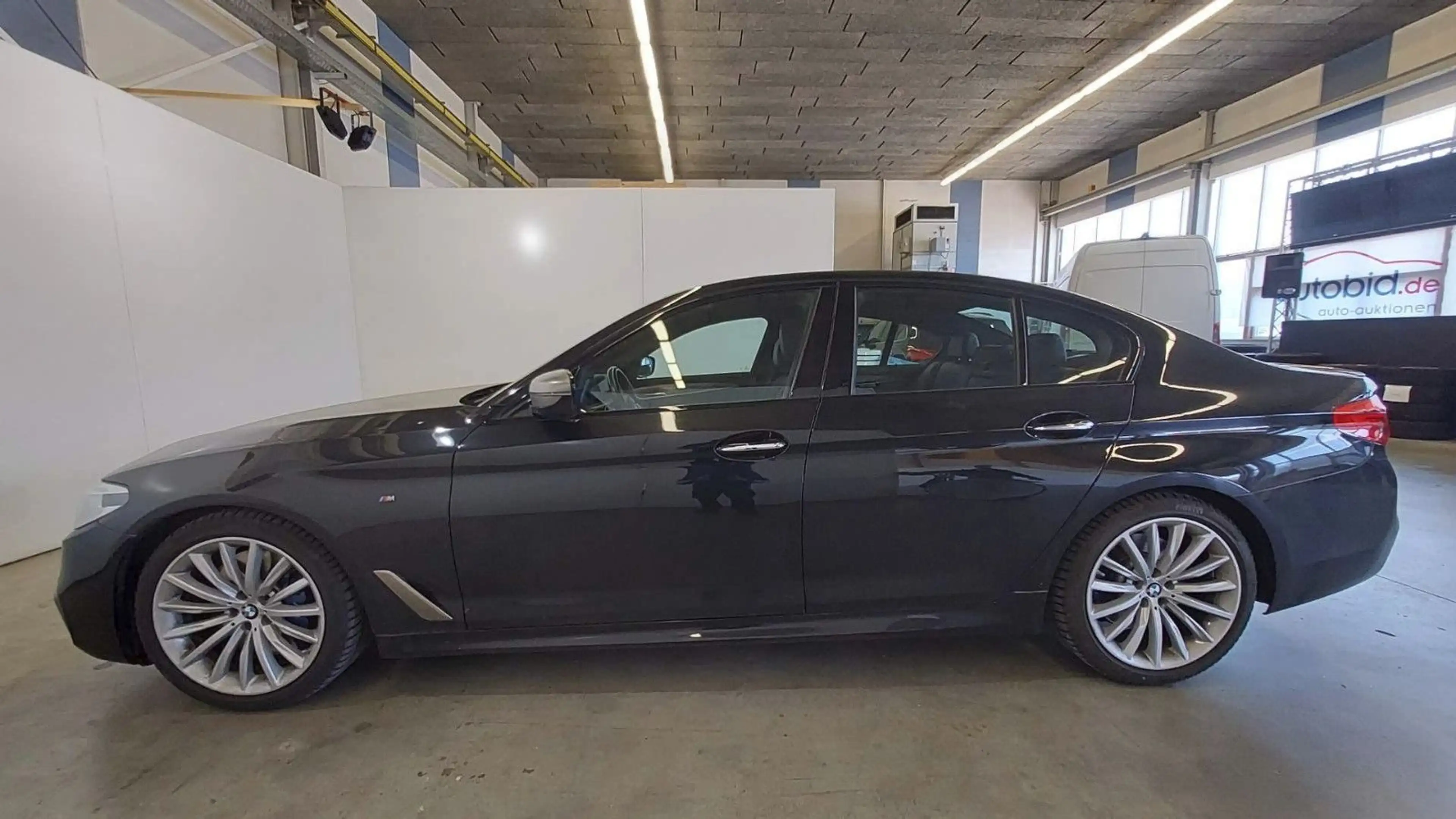 BMW 550 — photo 9