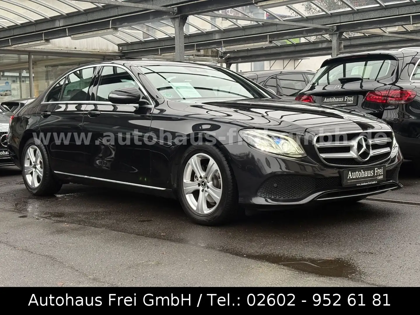 Mercedes-Benz E 220 d Limousine Avantgarde*LED*AMBIENTE*2-HAND Noir - 1