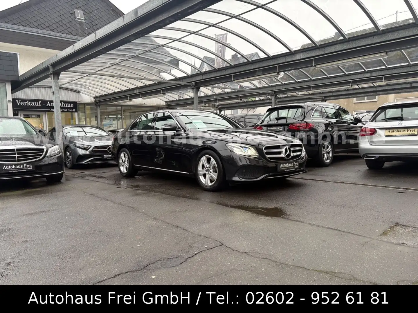 Mercedes-Benz E 220 d Limousine Avantgarde*LED*AMBIENTE*2-HAND Noir - 2