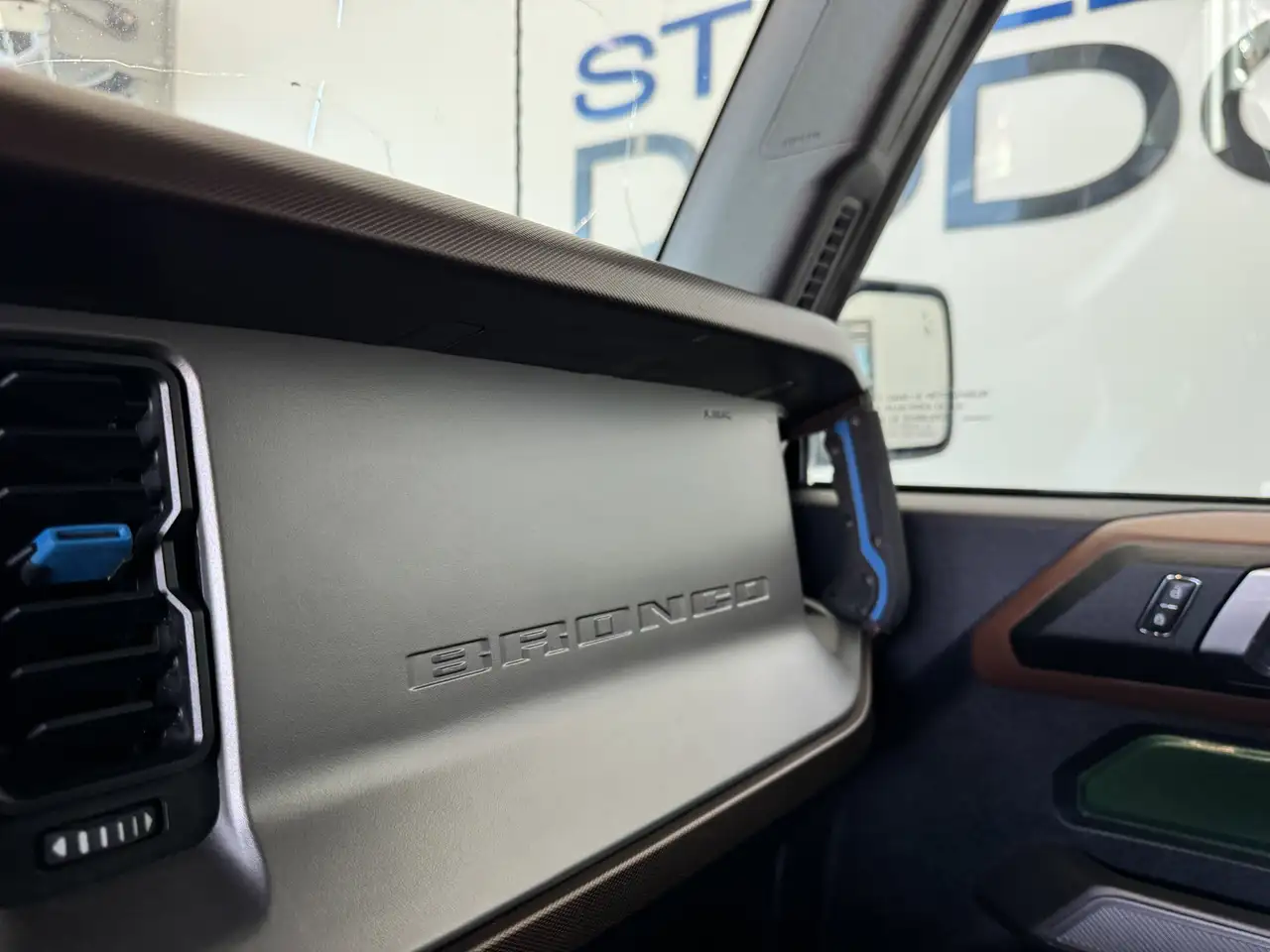 Ford Bronco снимка Ford Bronco