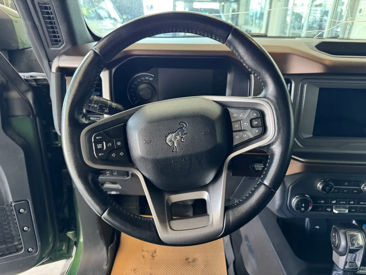 Ford Bronco снимка Ford Bronco