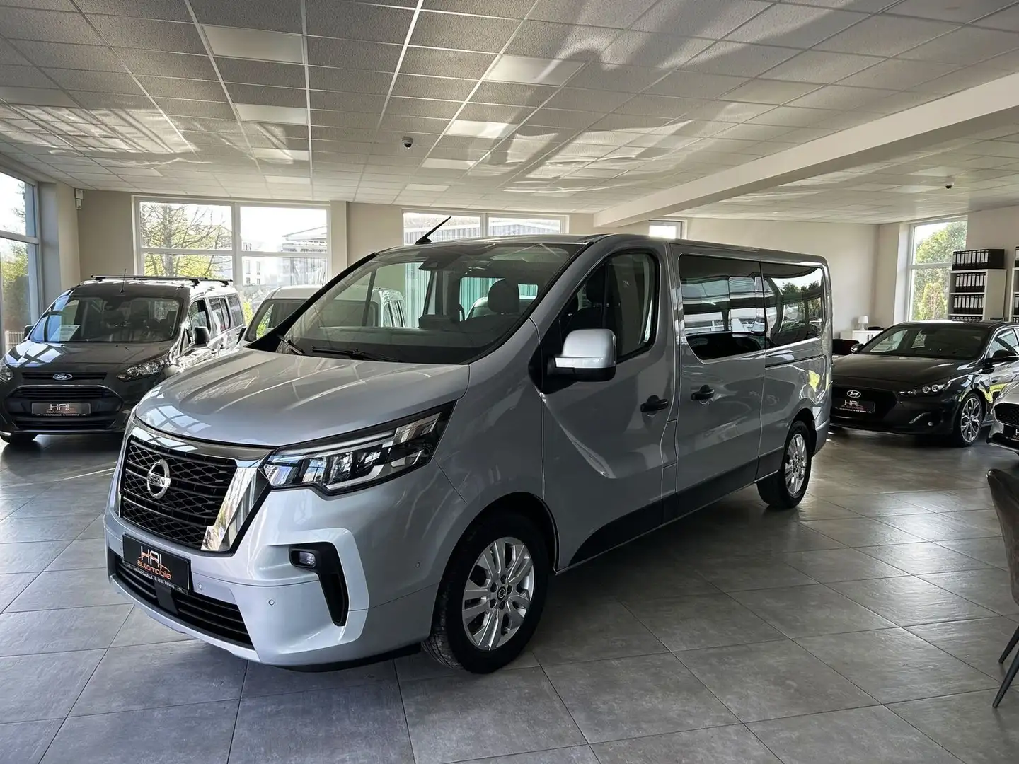 Nissan NV300 L2H1 3,0t /Automatik/Navi/8-Sitzer/Kamera Gri - 1