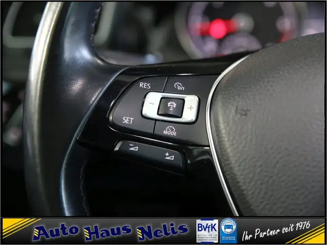 Volkswagen Golf view 12
