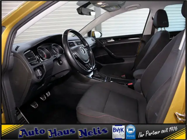 Volkswagen Golf view 8