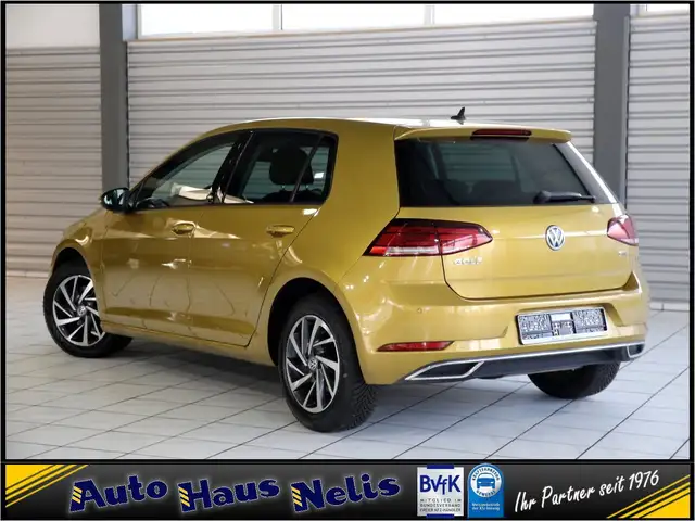 Volkswagen Golf view 5
