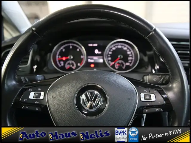Volkswagen Golf view 11
