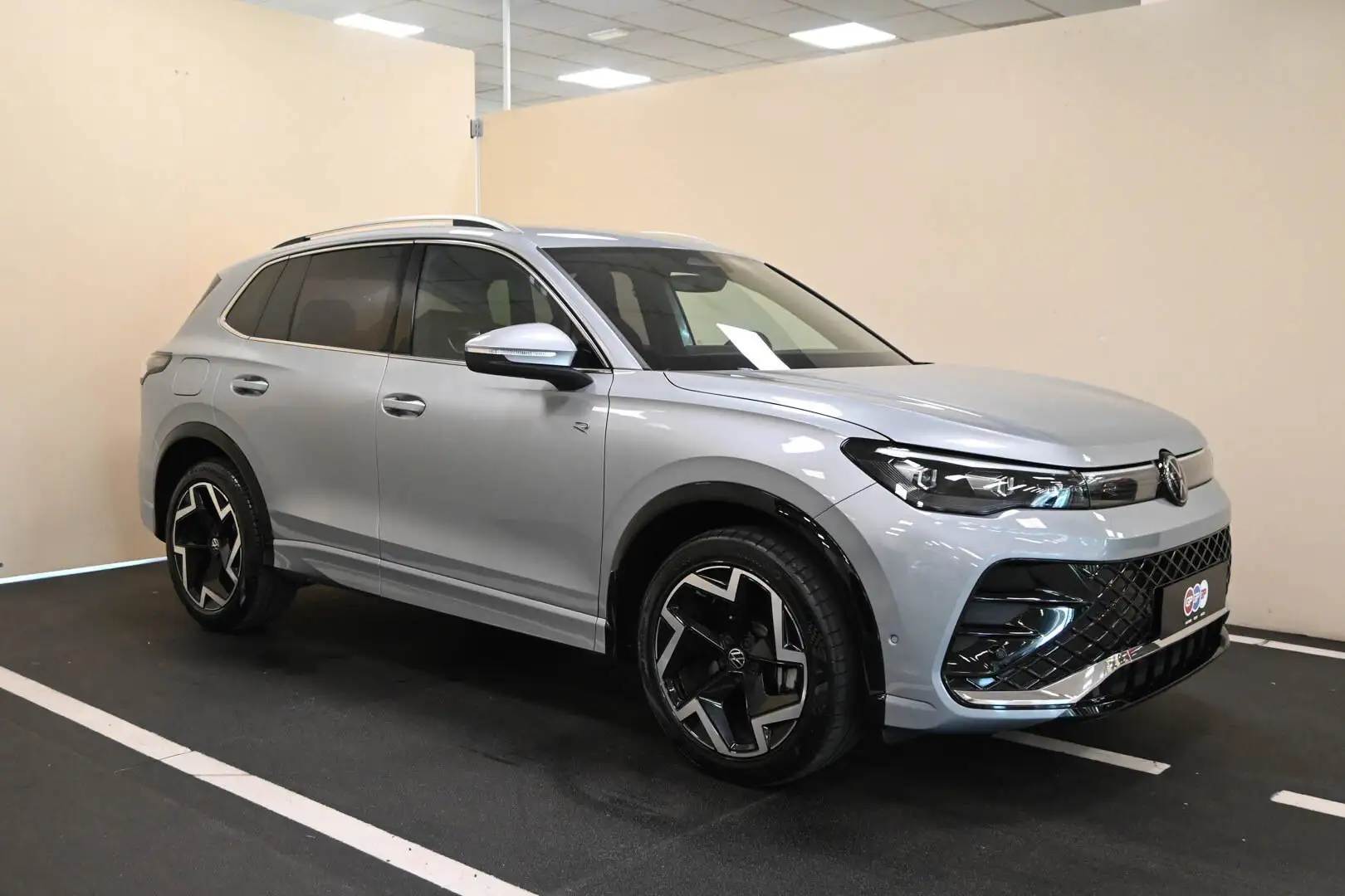 Volkswagen Tiguan Tiguan 2.0 TDI 150 CV DSG R-Line Gris - 1