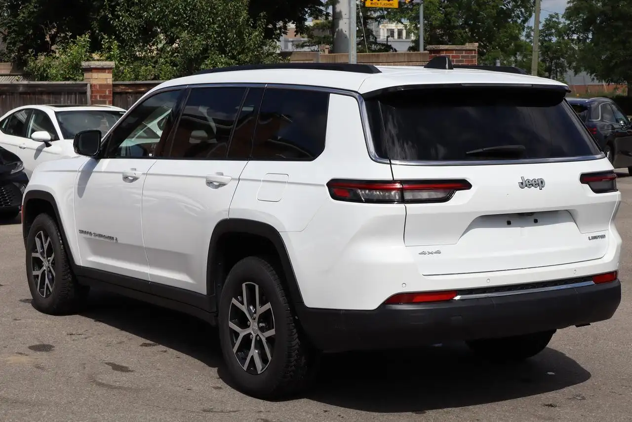 Jeep Grand Cherokee photo Jeep Grand Cherokee