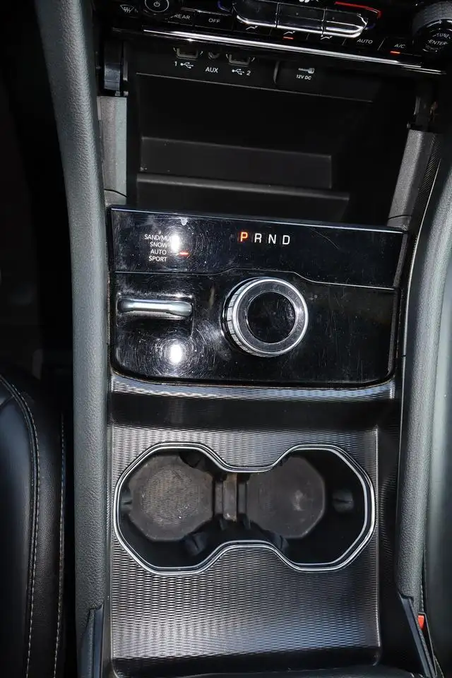 Jeep Grand Cherokee photo Jeep Grand Cherokee