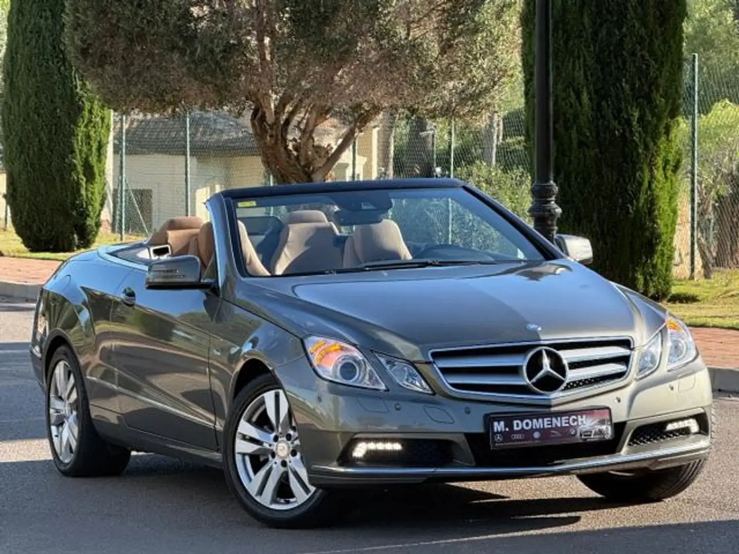 Mercedes-Benz E 200 CGI BlueEFFICIENCY Cabrio Aut. Amarillo - 1