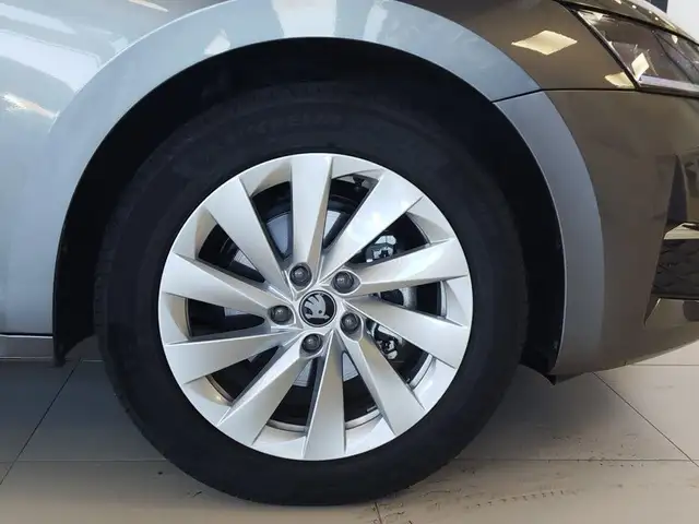 Skoda Octavia view 8