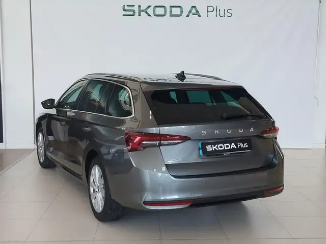 Skoda Octavia view 2