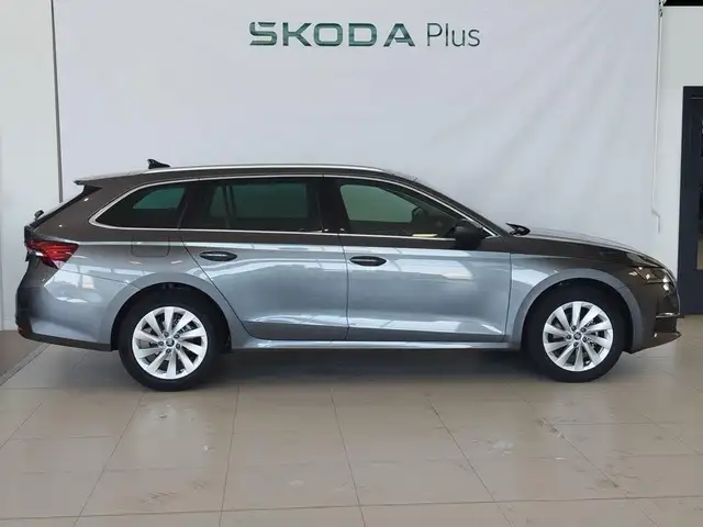 Skoda Octavia view 3