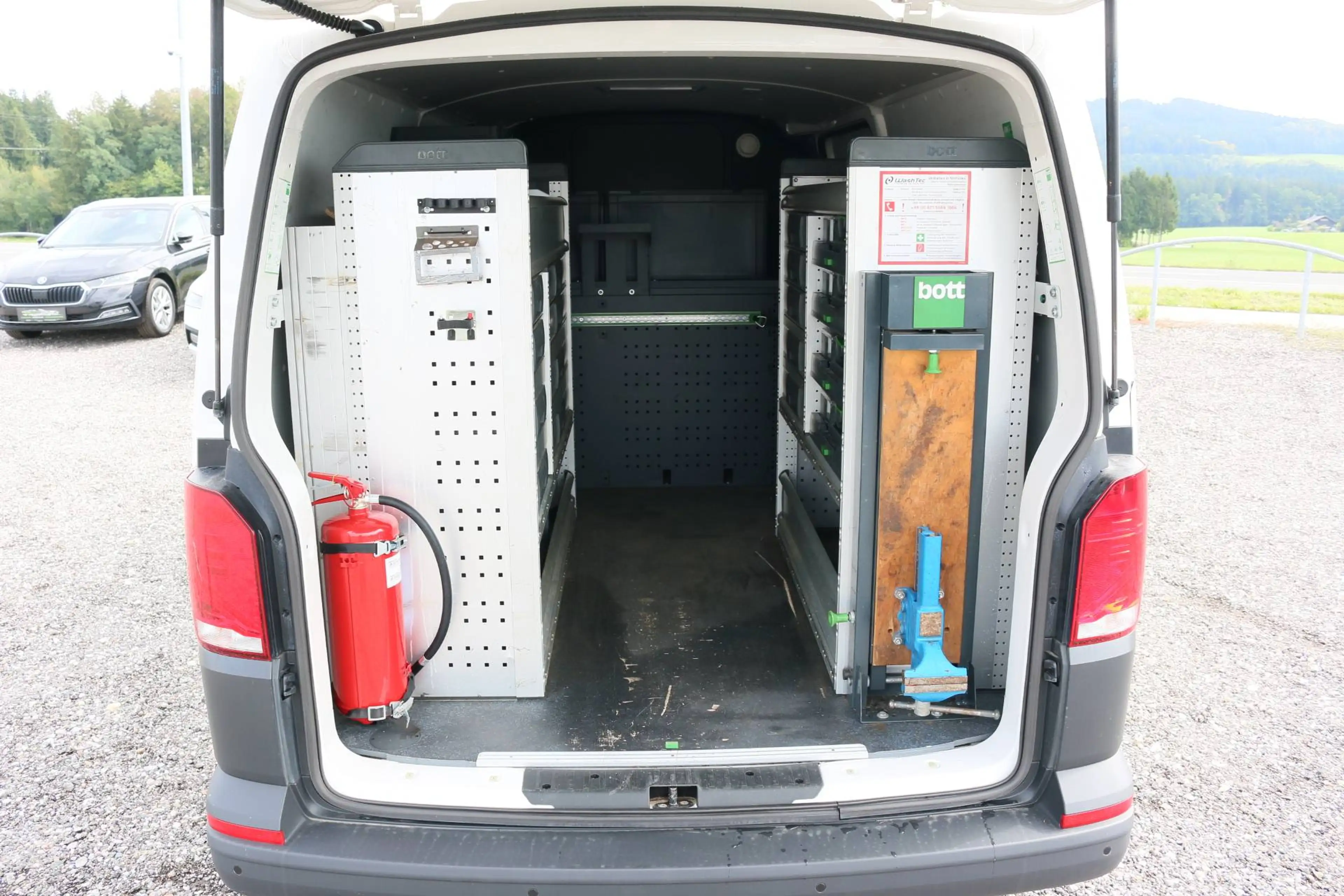 Volkswagen T6.1 Transporter Lang*Standheizung*Kamera*Frontscheibe heizbar*Regalsystem — photo 7