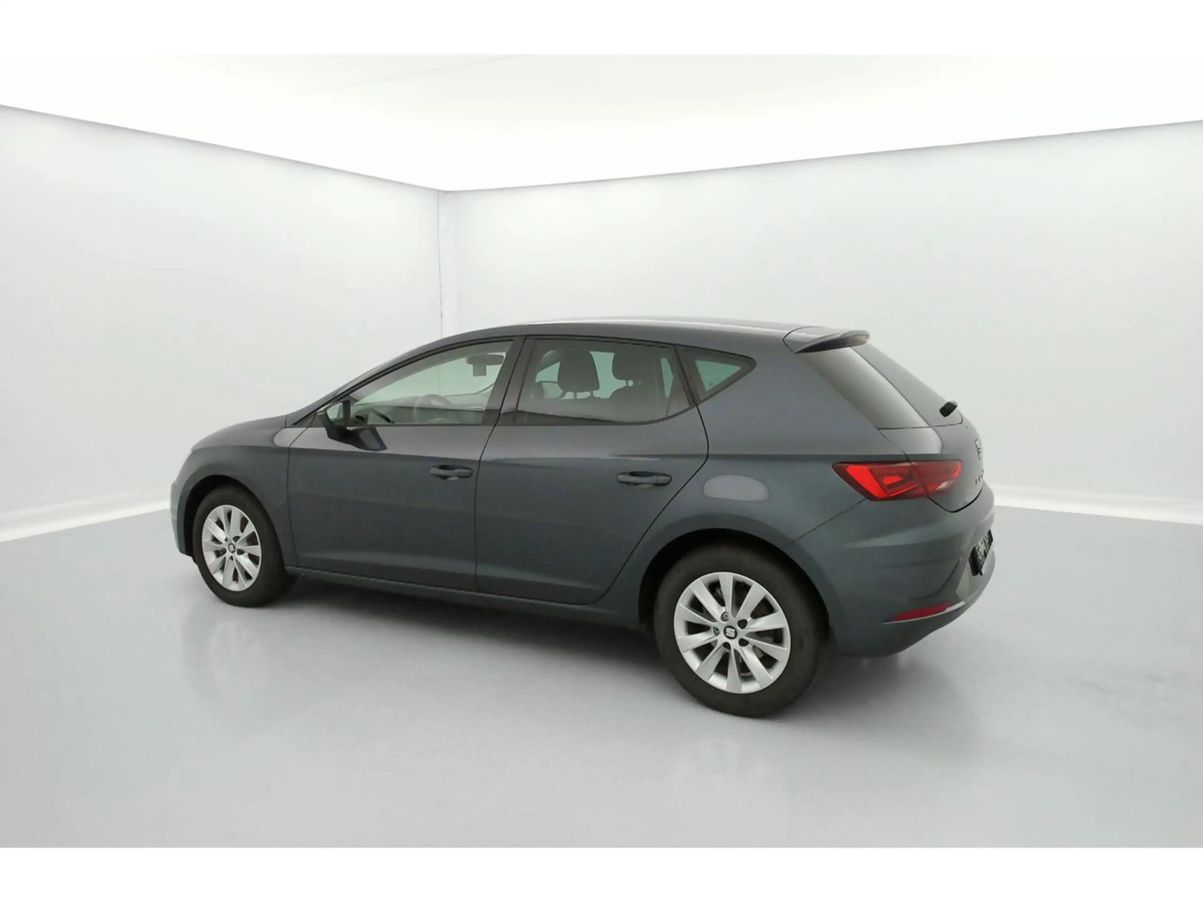 SEAT Leon Move Ultimate 1.6 TDI 115PS (85kW) — photo 11