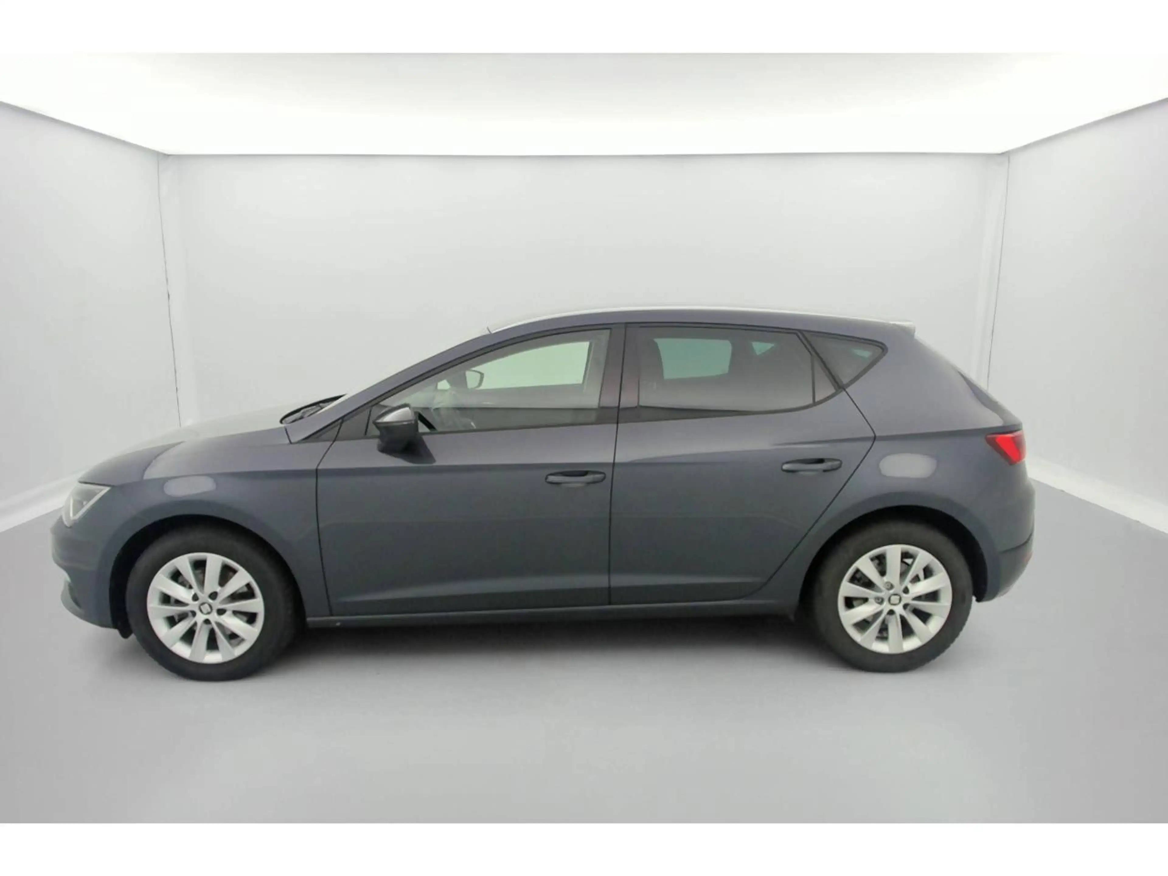 SEAT Leon Move Ultimate 1.6 TDI 115PS (85kW) — photo 4