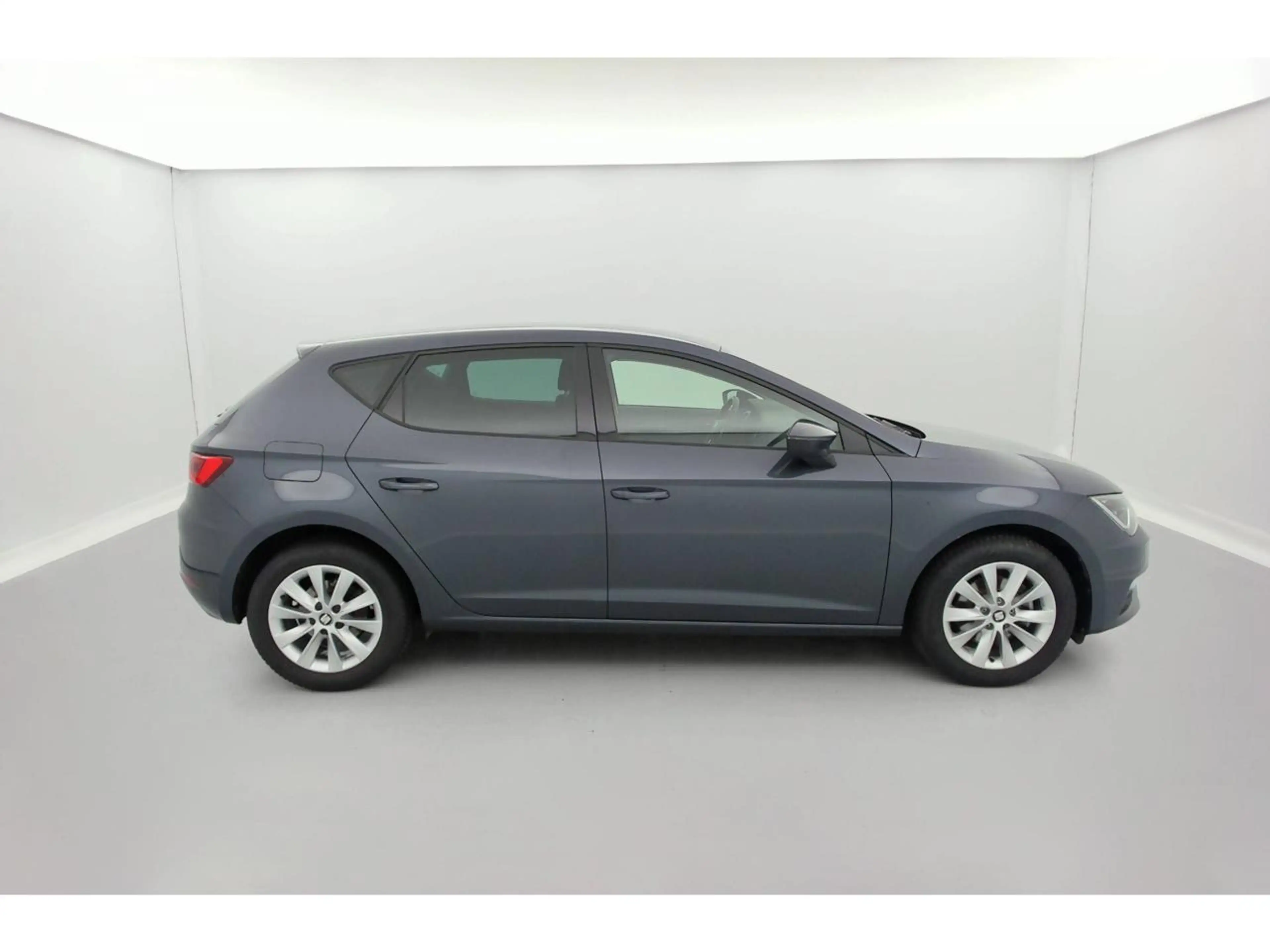 SEAT Leon Move Ultimate 1.6 TDI 115PS (85kW) — photo 6