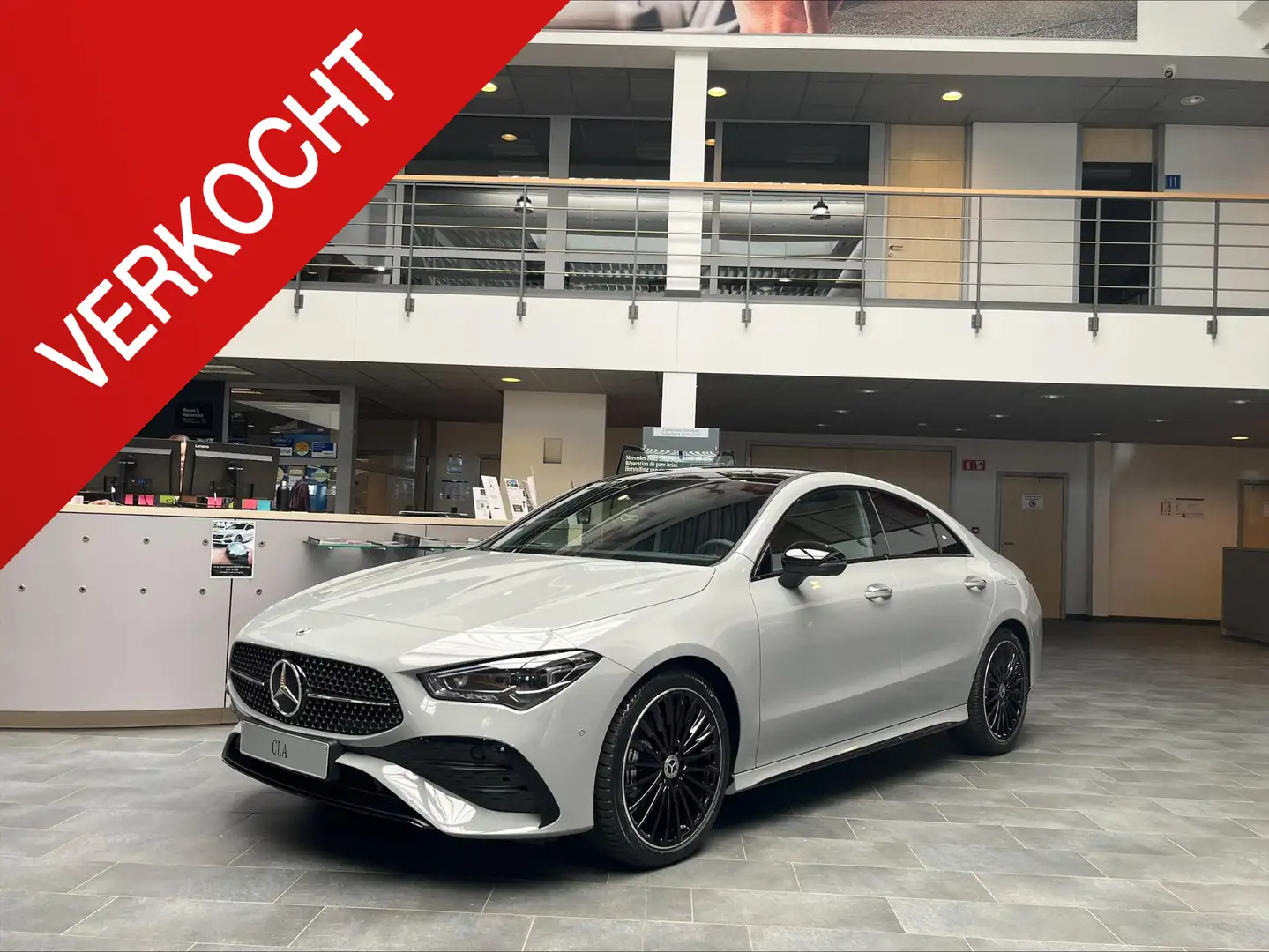 Mercedes-Benz CLA 180 CLA Star Edition Gris - 1