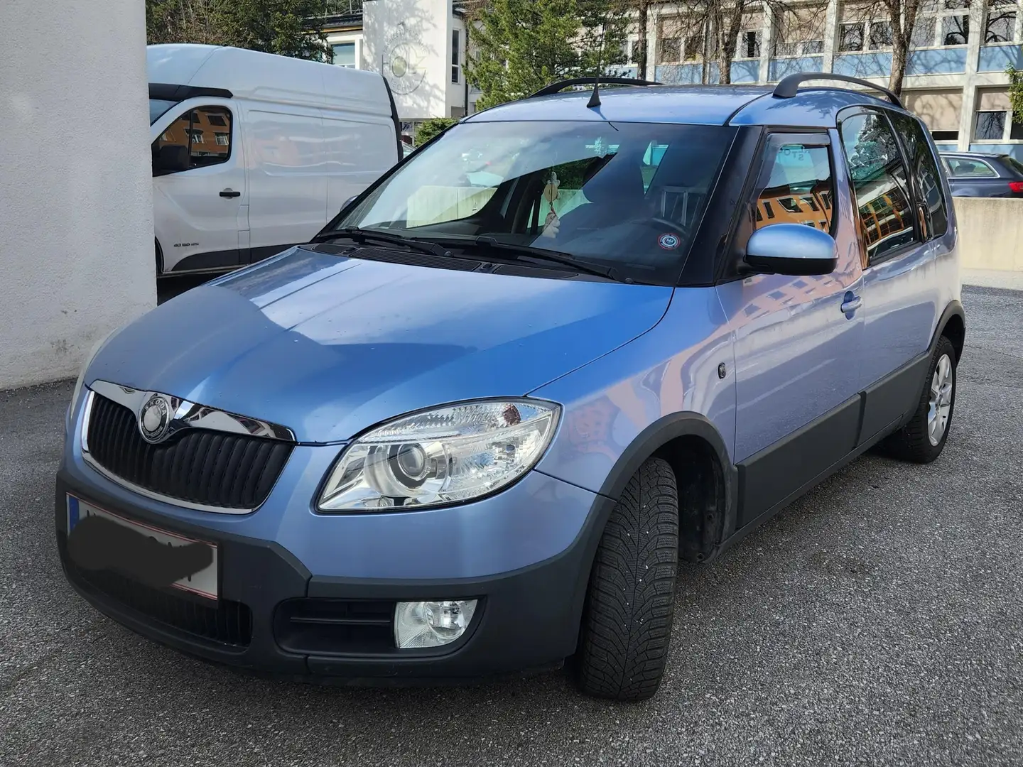 Skoda Roomster Roomster Scout 1,6 Scout Blau - 1