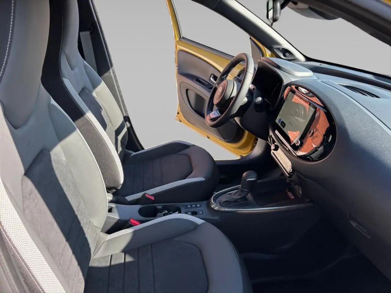 Toyota Aygo X 1,5 Hybrid GR SPORT 15