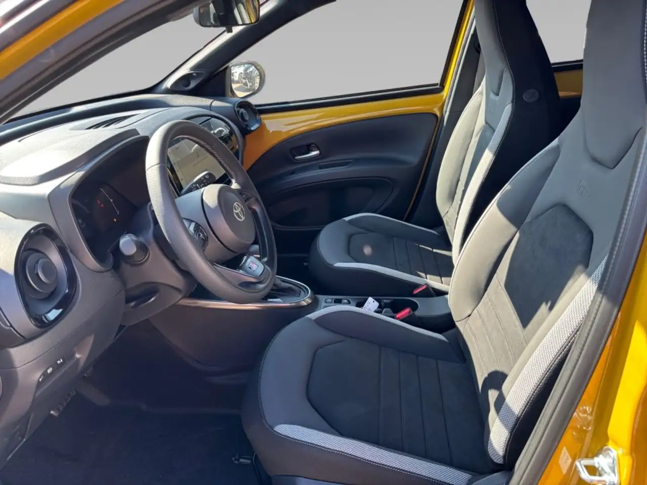 Toyota Aygo X 1,5 Hybrid GR SPORT 9