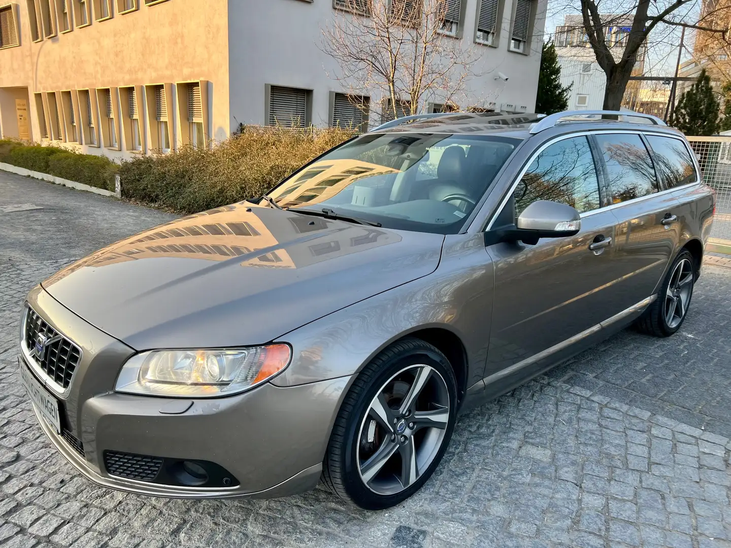 Volvo V70 Summum - 18 Zoll Alufelgen Šedá - 2