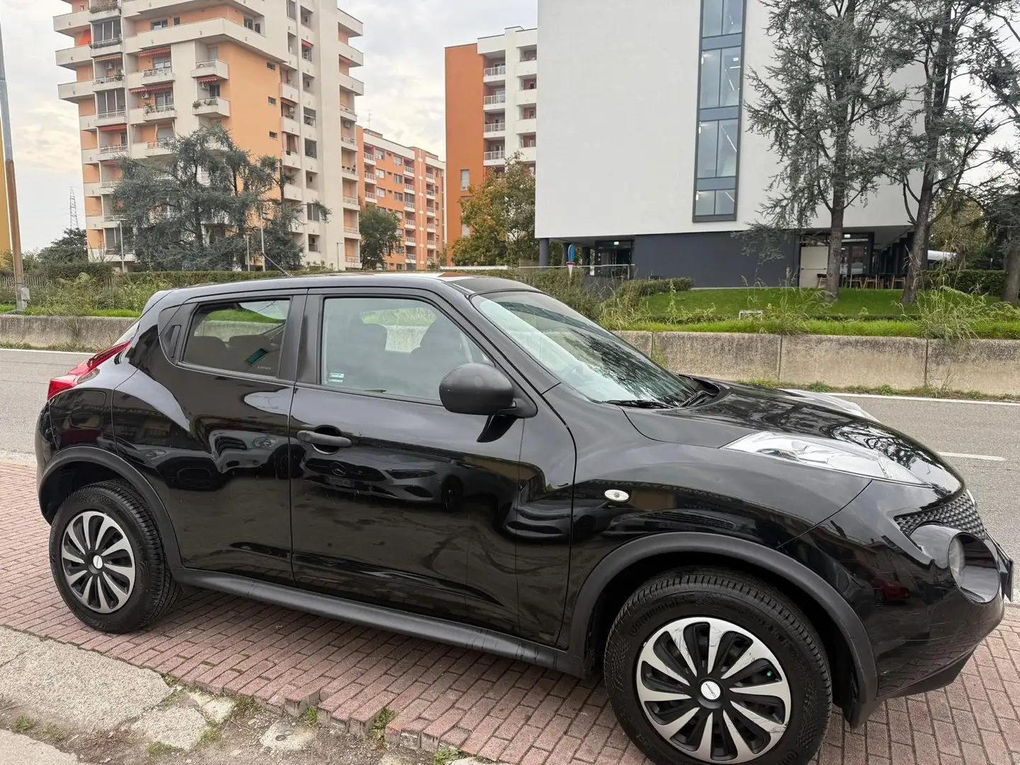 Nissan Juke 1.6 VISIA Nero - 2