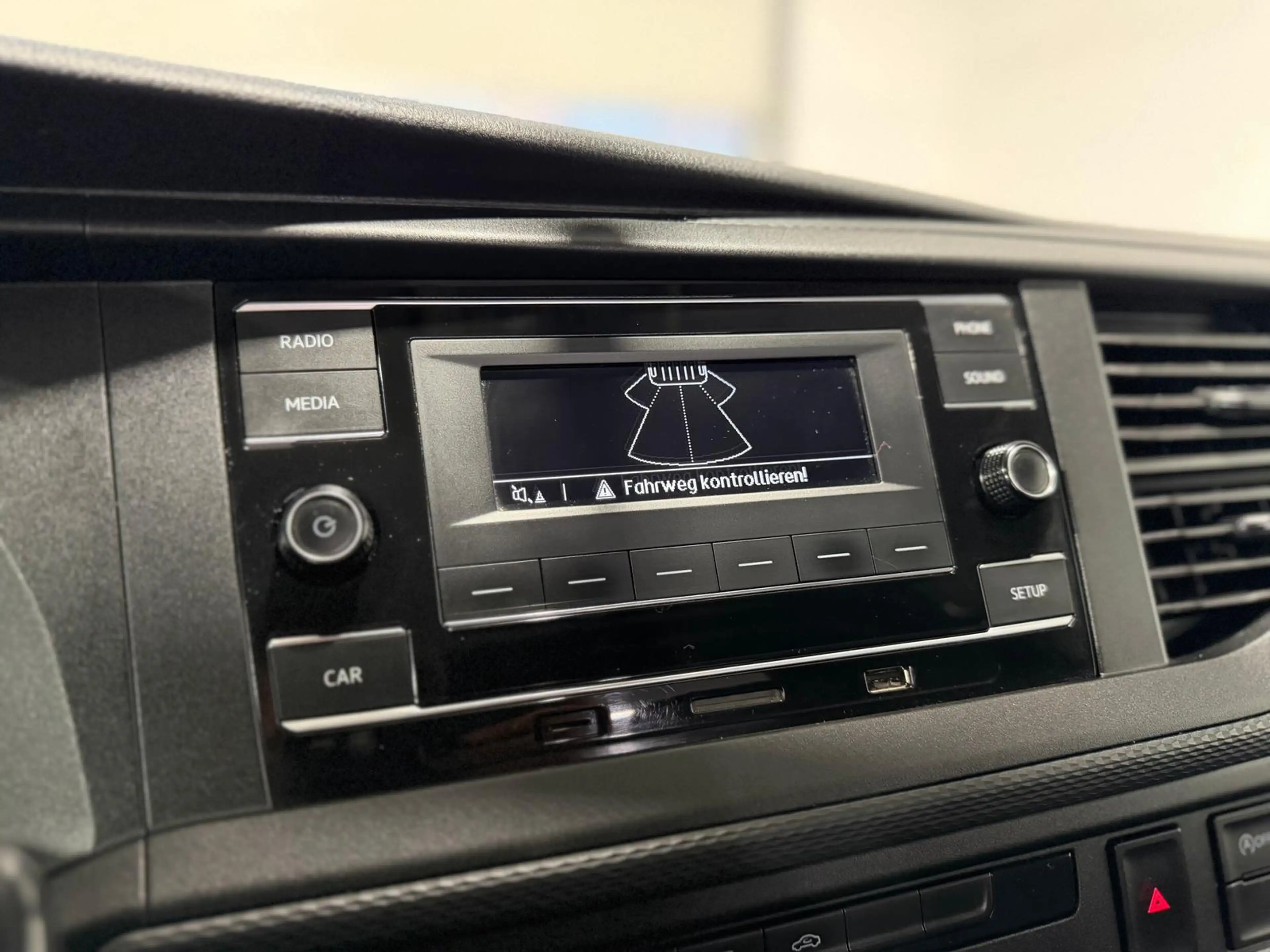 Volkswagen T6.1 Transporter ,4Motion,kurz,Klima,Radio,AHK — photo 12