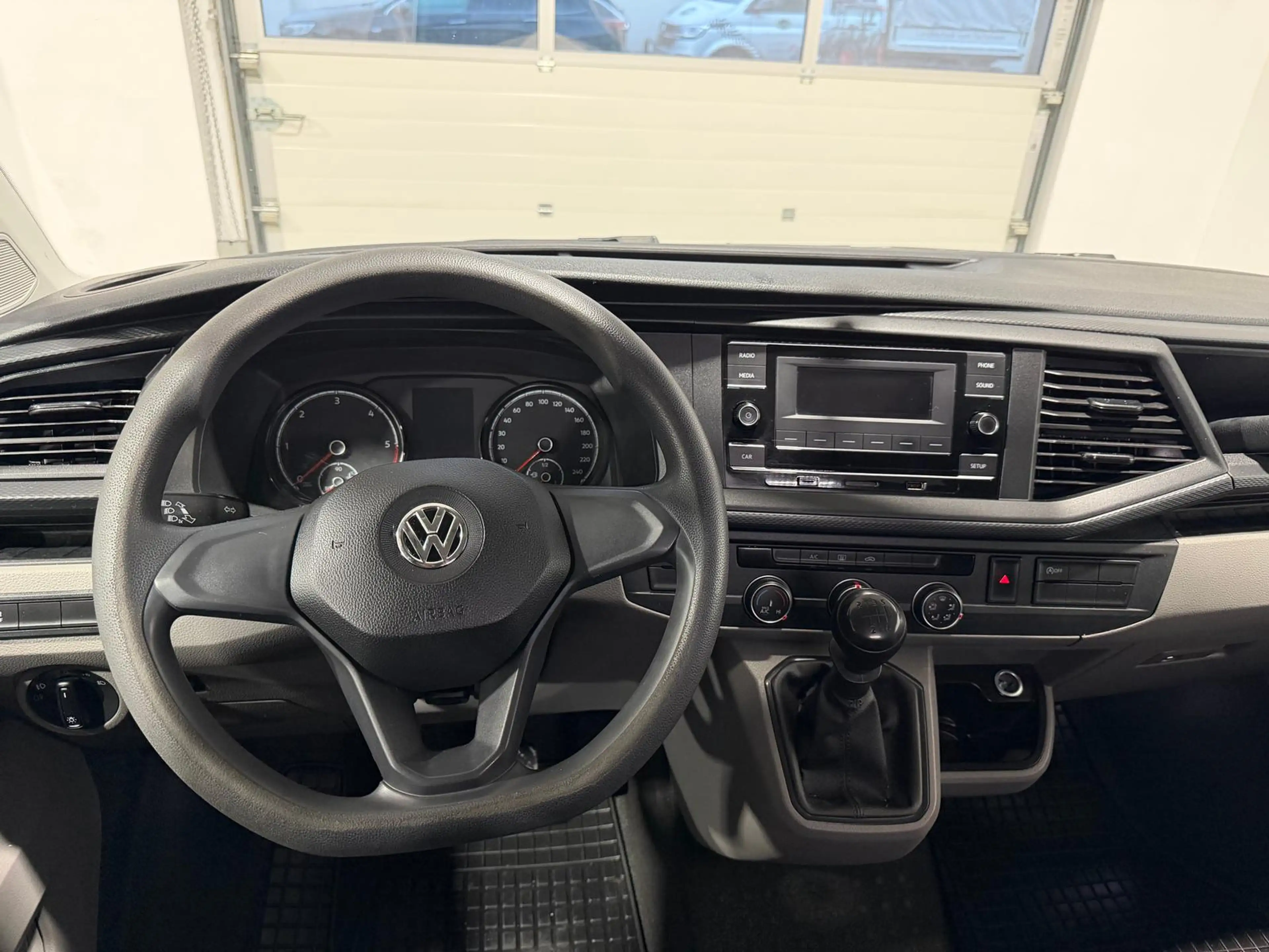 Volkswagen T6.1 Transporter ,4Motion,kurz,Klima,Radio,AHK — photo 11