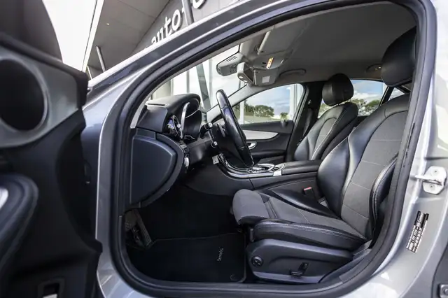 Mercedes-Benz C-Class view 9