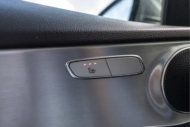 Mercedes-Benz C-Class view 24