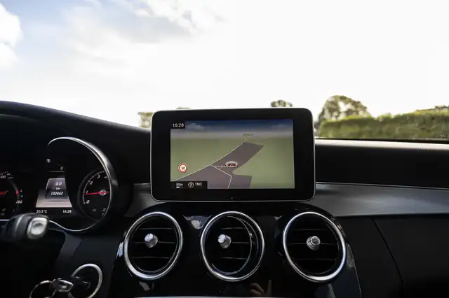 Mercedes-Benz C-Class view 28