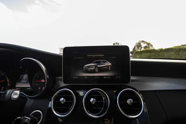 Mercedes-Benz C-Class view 30