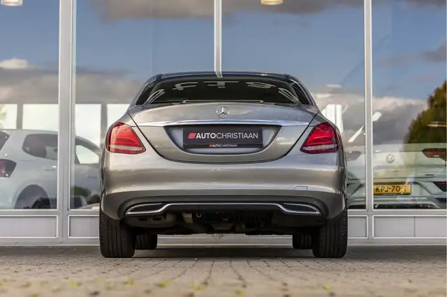 Mercedes-Benz C-Class view 4