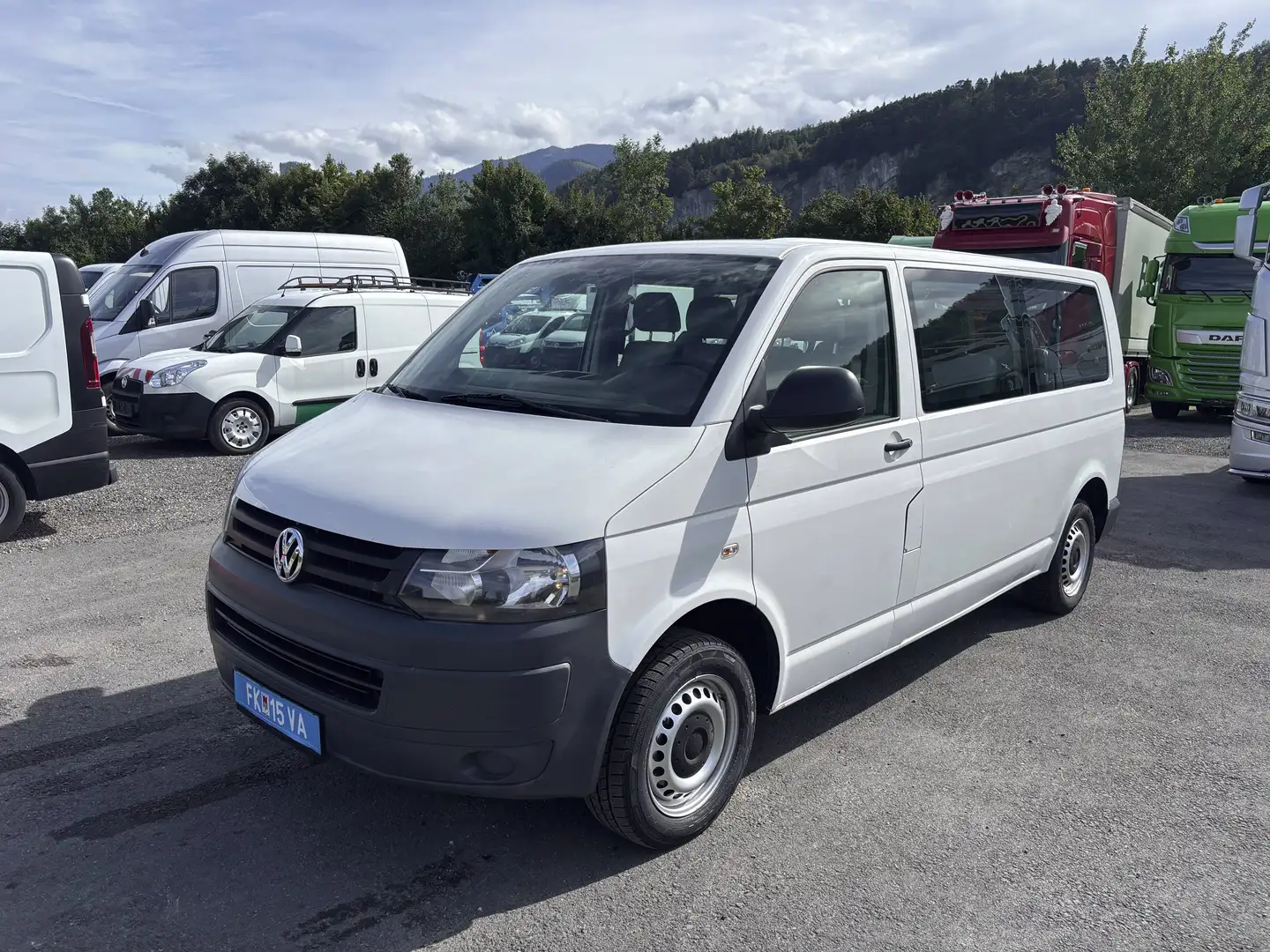Volkswagen T5 Transporter 2.0 TDI Allrad 4x4 Kombi lang AHK Weiß - 2