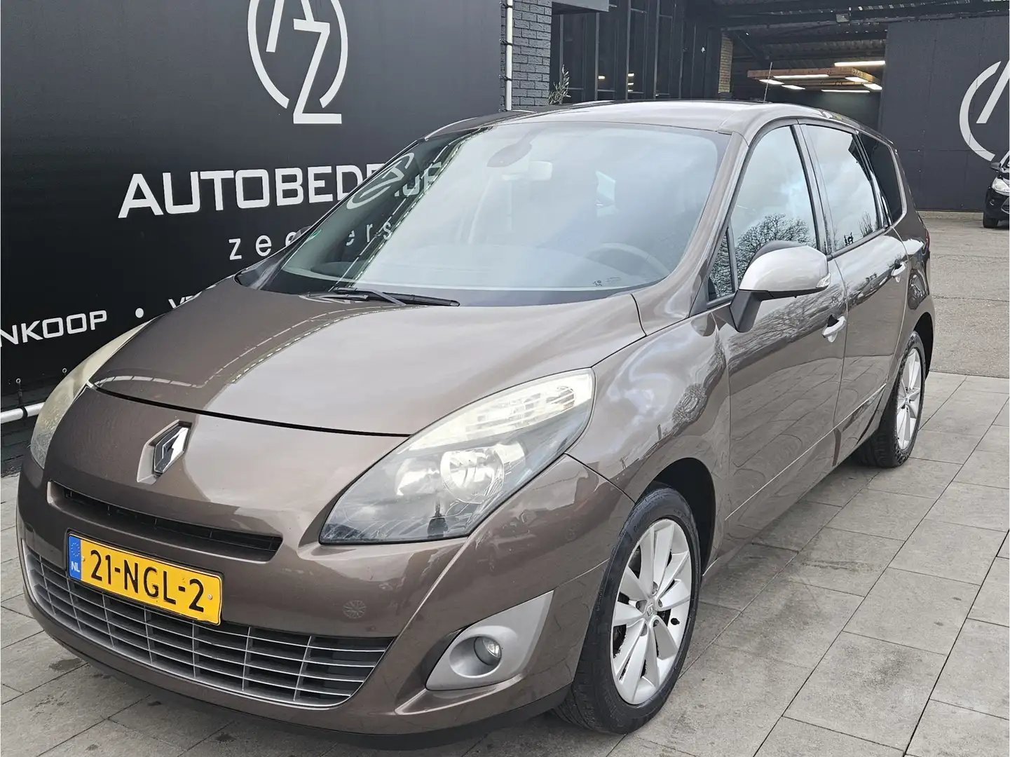 Renault Grand Scenic 1.4 TCe Celsium *AC*Navi* Braun - 2