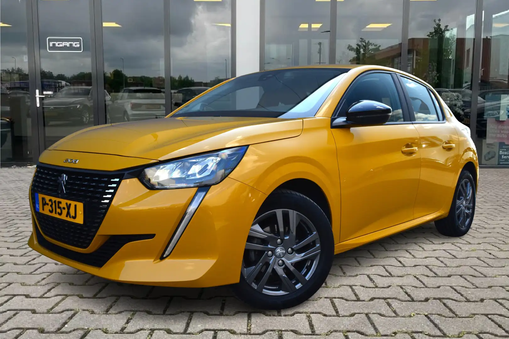 Peugeot 208 1.2 PureTech Active Pack | Cruise | Carplay | DAB Amarillo - 1